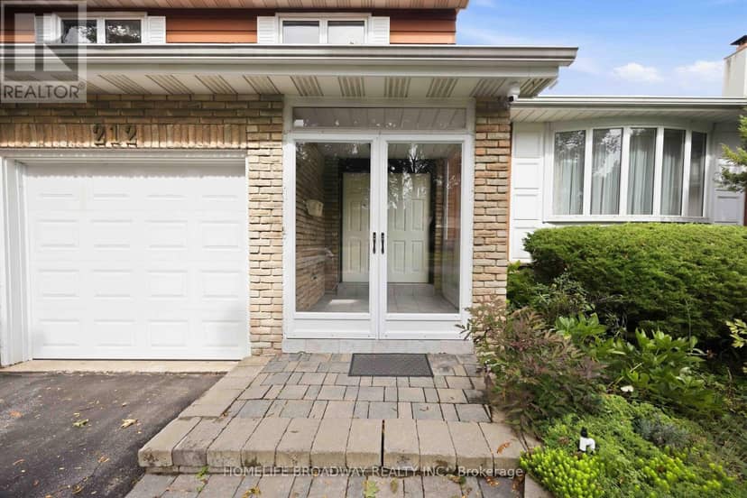 212 Bayview Fairways Drive — photo 2 of 40