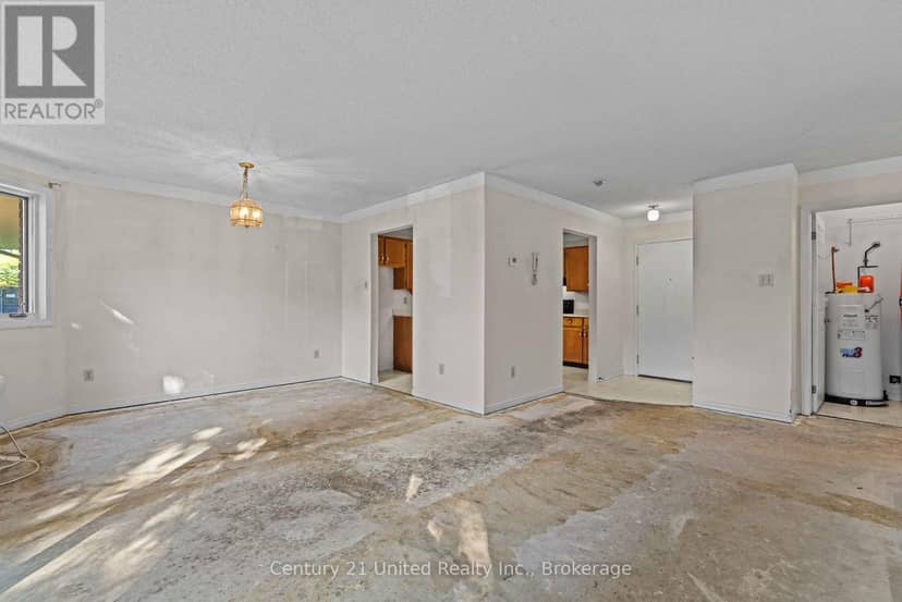 10 - 36 Champlain Crescent — photo 10 of 24