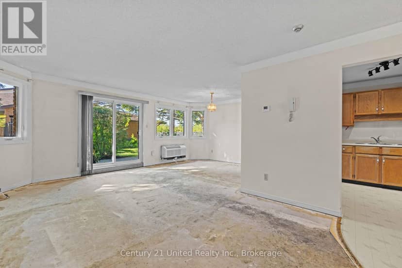 10 - 36 Champlain Crescent — photo 12 of 24