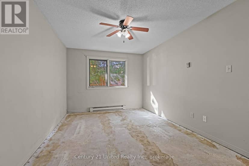 10 - 36 Champlain Crescent — photo 15 of 24