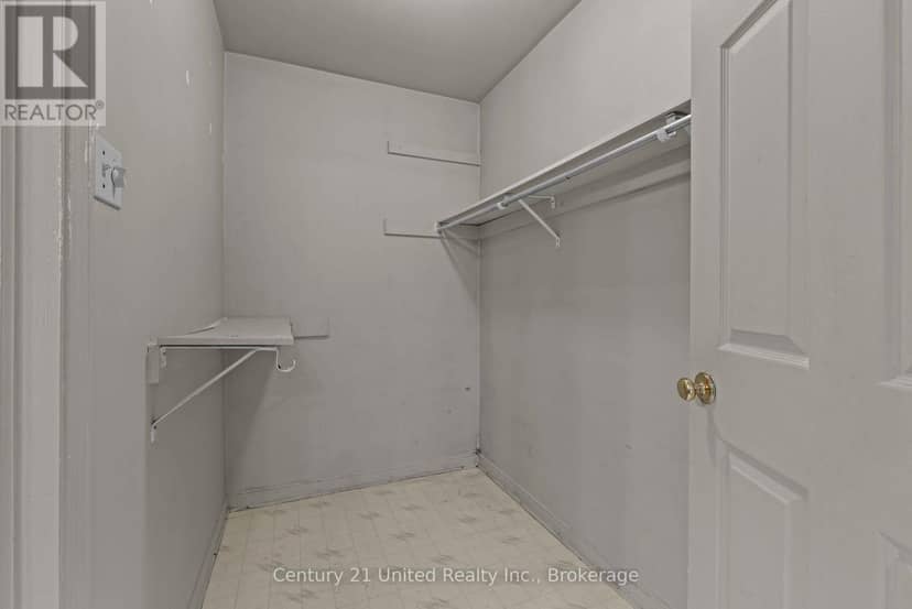 10 - 36 Champlain Crescent — photo 16 of 24