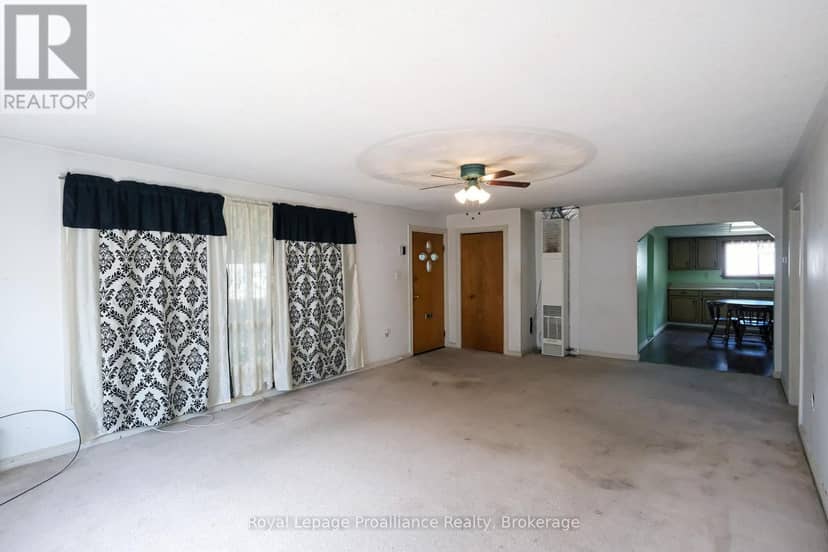 39 Centre Street, Belleville, photo 6