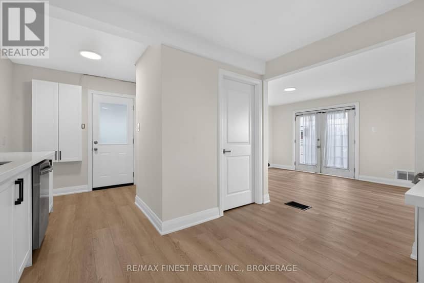 17 London Avenue — photo 16 of 36