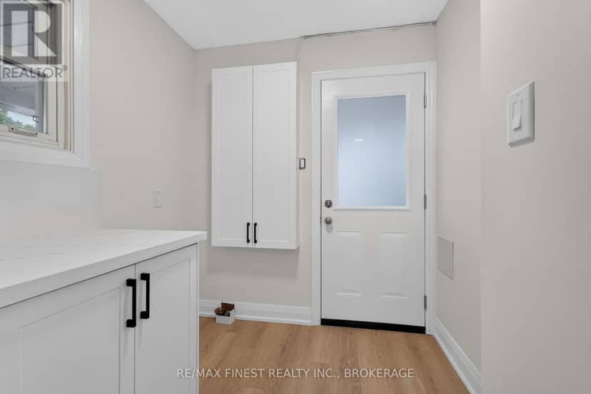 17 London Avenue — photo 17 of 36