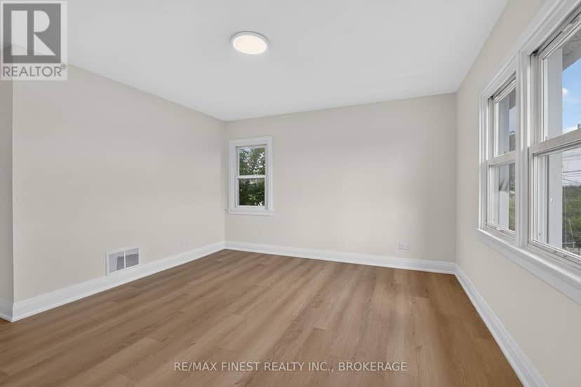 17 London Avenue — photo 20 of 36