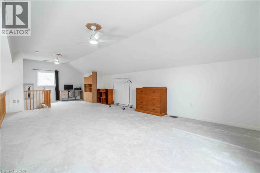 195 SILVERBIRCH Boulevard — photo 20 of 40