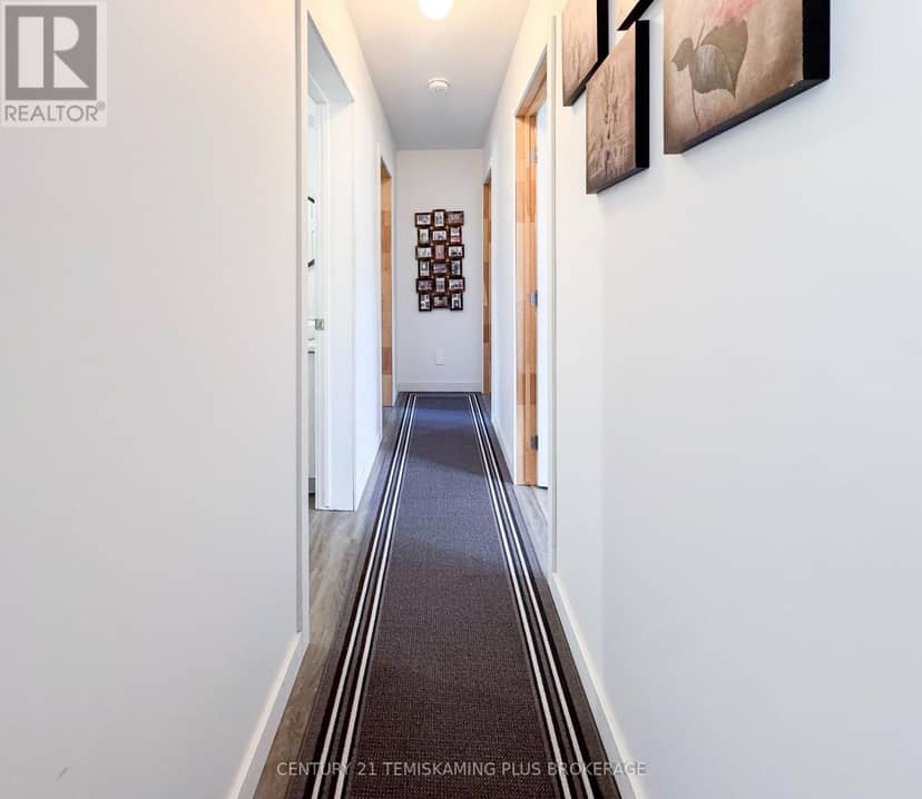 94 Hillview Street — photo 17 of 31