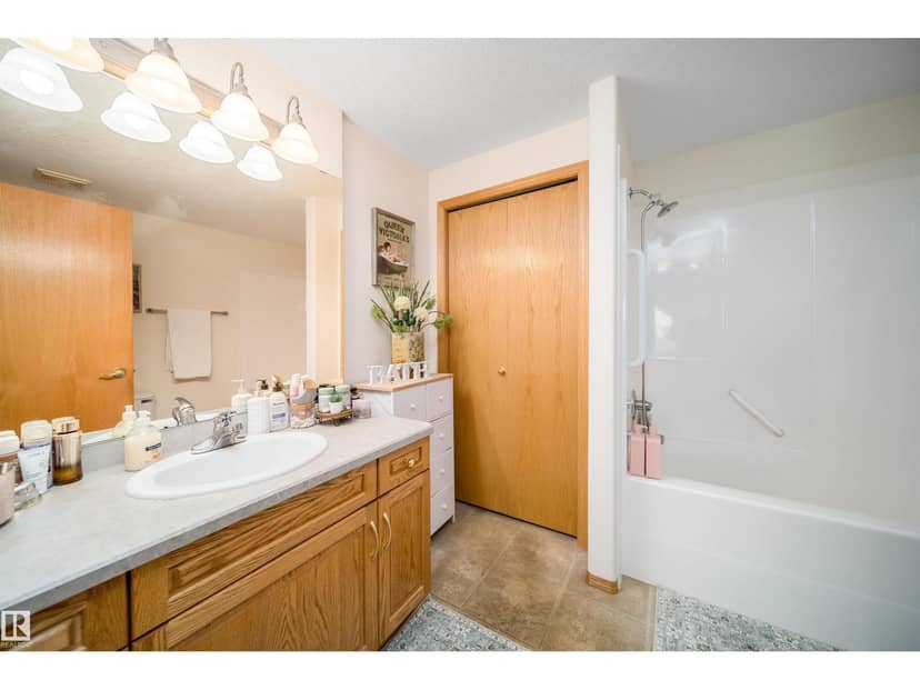 #208 11260 153 AV NW — photo 36 of 37