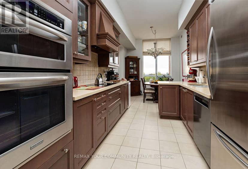 520 - 10101 Yonge Street — photo 11 of 27