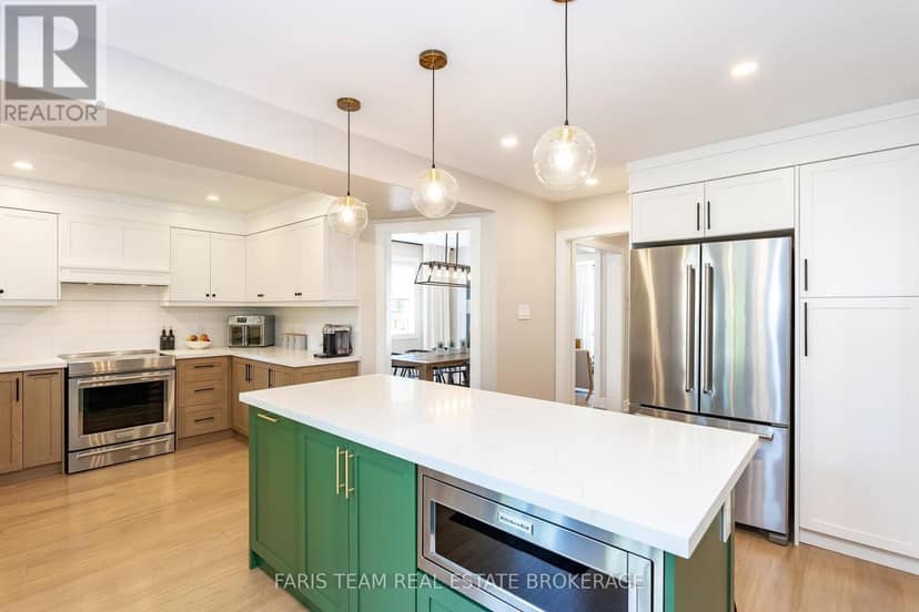 993 Whitney Crescent, Midland, photo 4