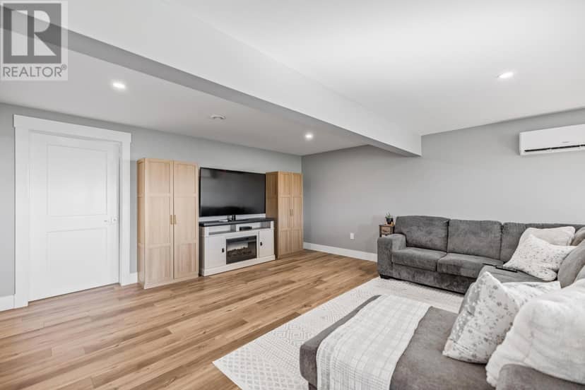 92 Samantha Lane — photo 26 of 34