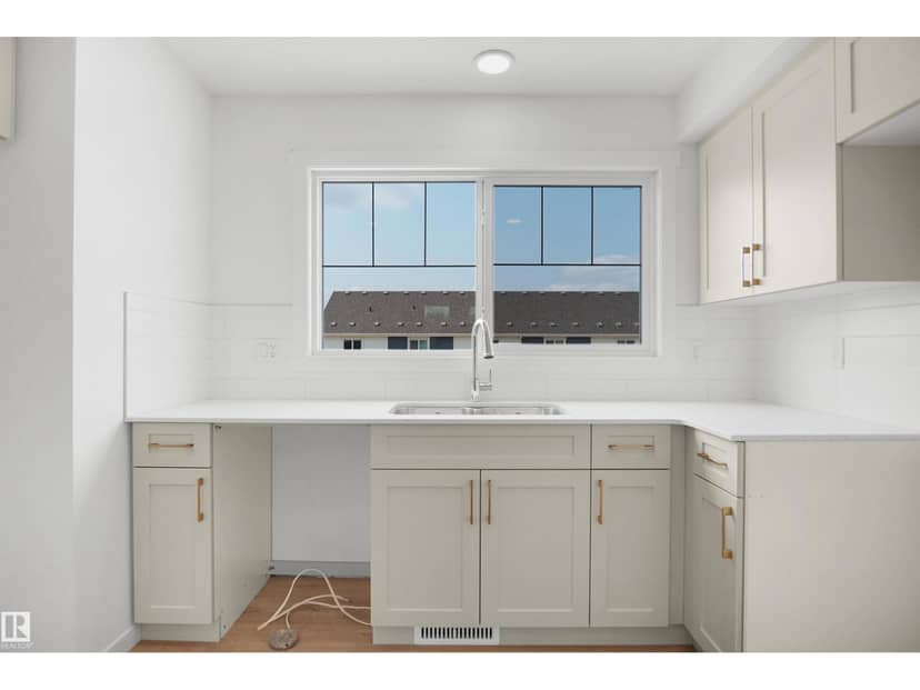 #10 531 Merlin LD NW — photo 13 of 26
