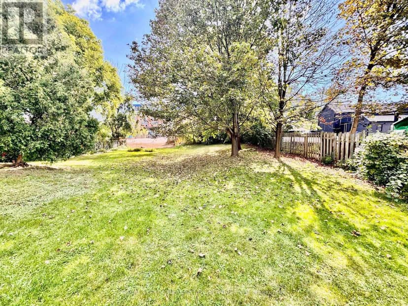 2386 Sovereign Street — photo 14 of 17