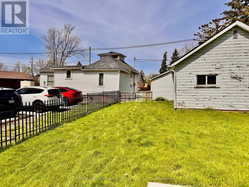 2386 Sovereign Street — photo 4 of 17