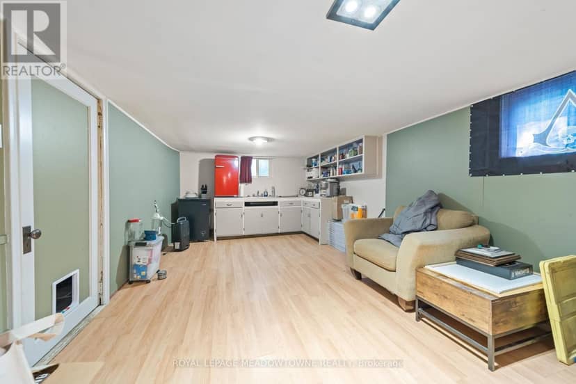 27 Royce Avenue — photo 20 of 33