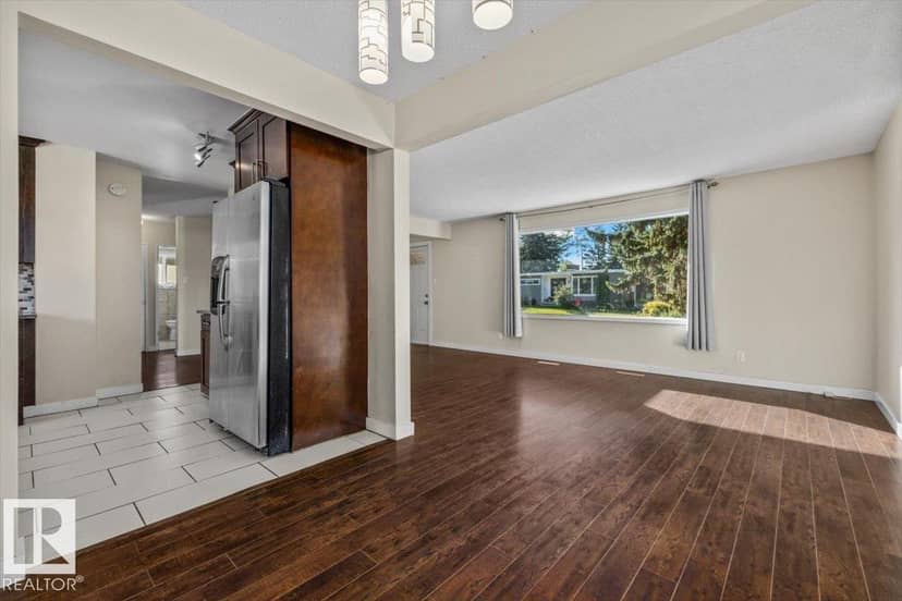11516 44 AV NW — photo 14 of 40