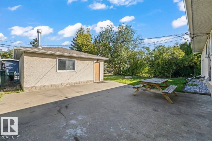 11516 44 AV NW — photo 37 of 40