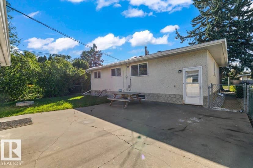11516 44 AV NW — photo 38 of 40