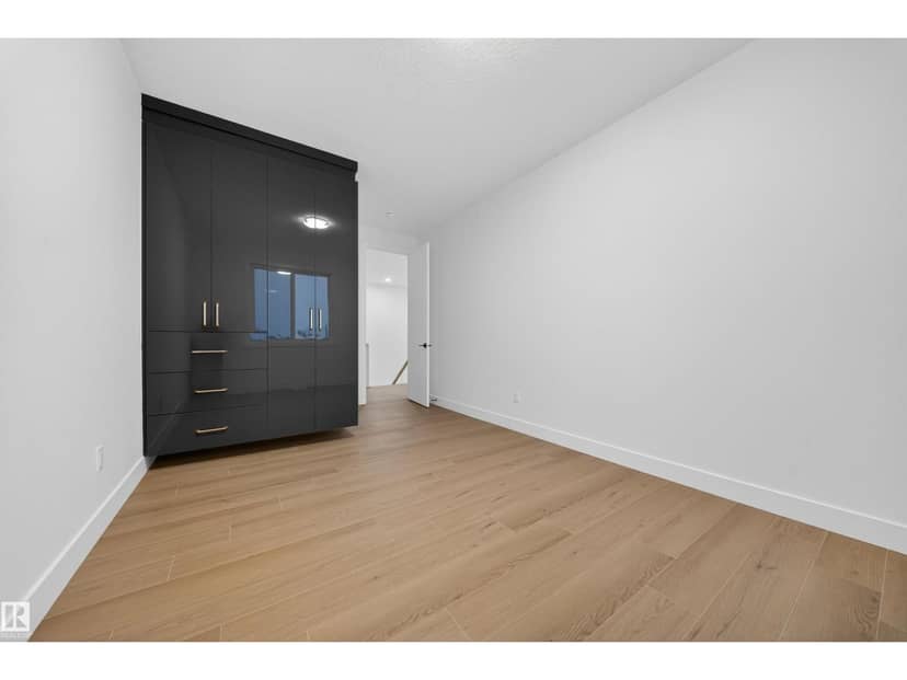 5922 19 ST — photo 36 of 38