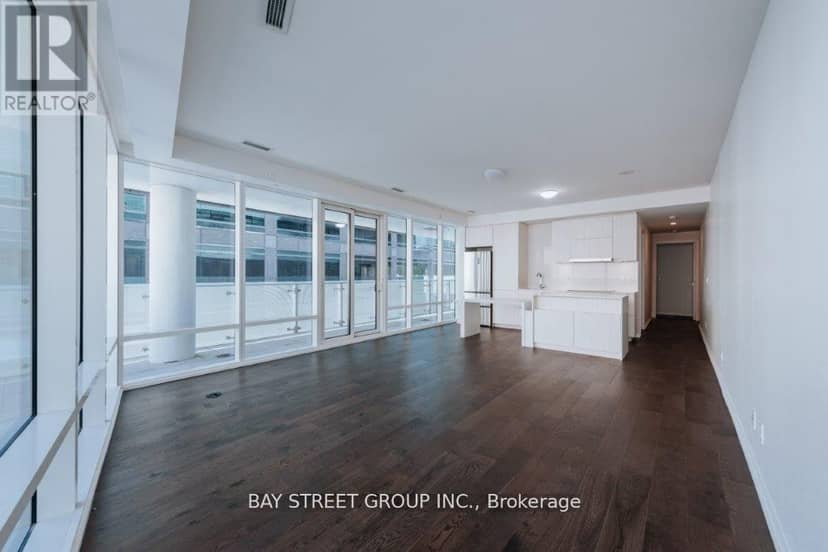 326 - 1 Bloor Street E — photo 2 of 14
