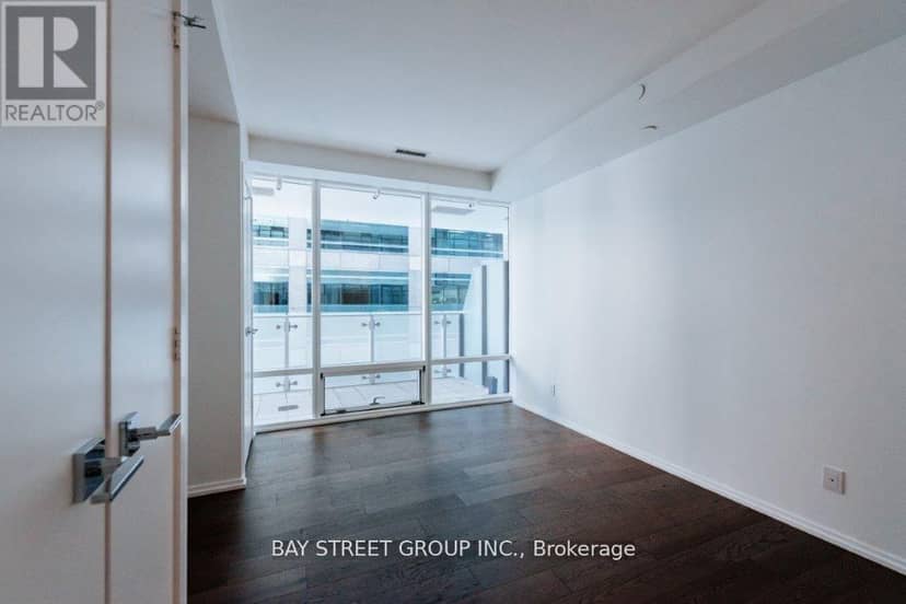 326 - 1 Bloor Street E — photo 7 of 14