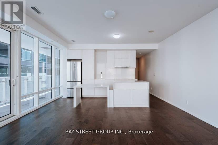326 - 1 Bloor Street E — photo 4 of 14