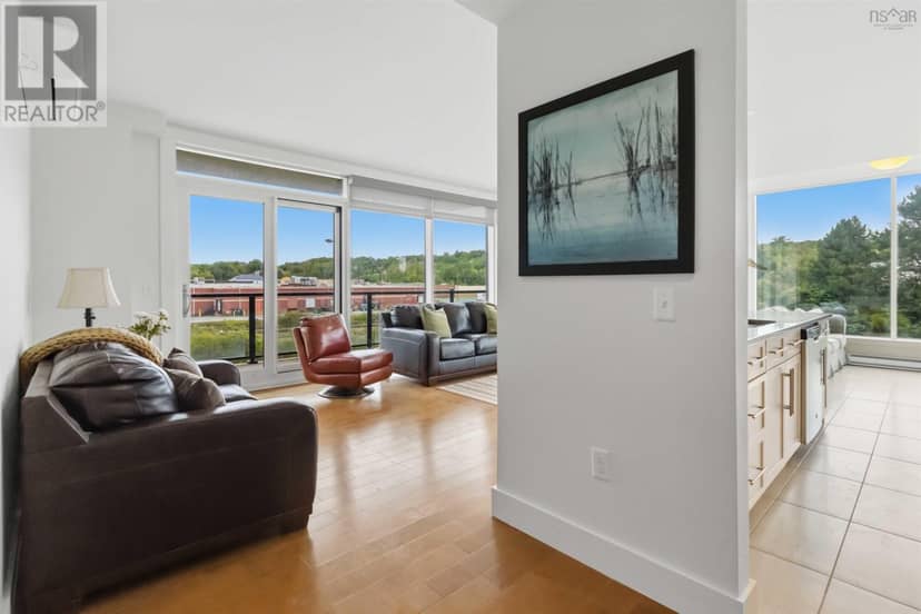 207 220 Waterfront Drive — photo 4 of 40
