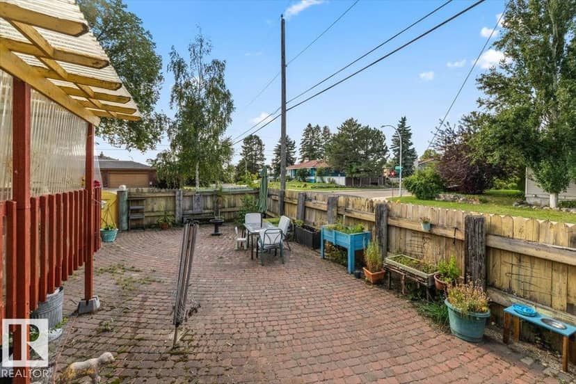 4648 113 AV NW — photo 29 of 40