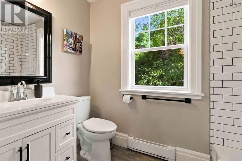 232 Alexandra Avenue — photo 15 of 19