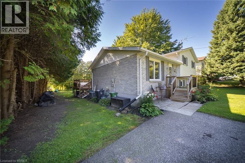 218 MECHANIC Street W, Waterford, photo 2