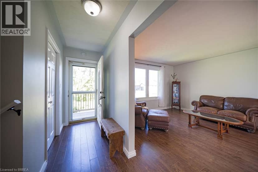 218 MECHANIC Street W, Waterford, photo 3