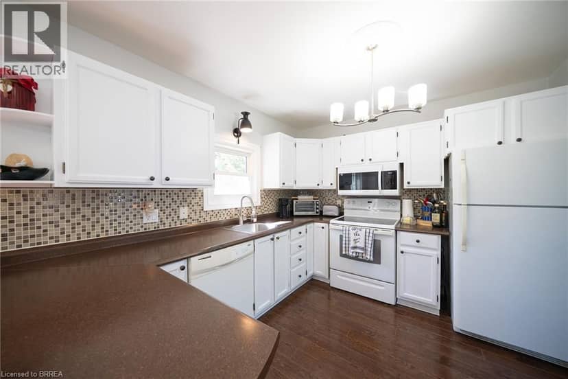 218 MECHANIC Street W, Waterford, photo 8