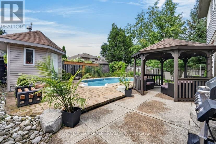 123 Moorland Crescent — photo 32 of 39