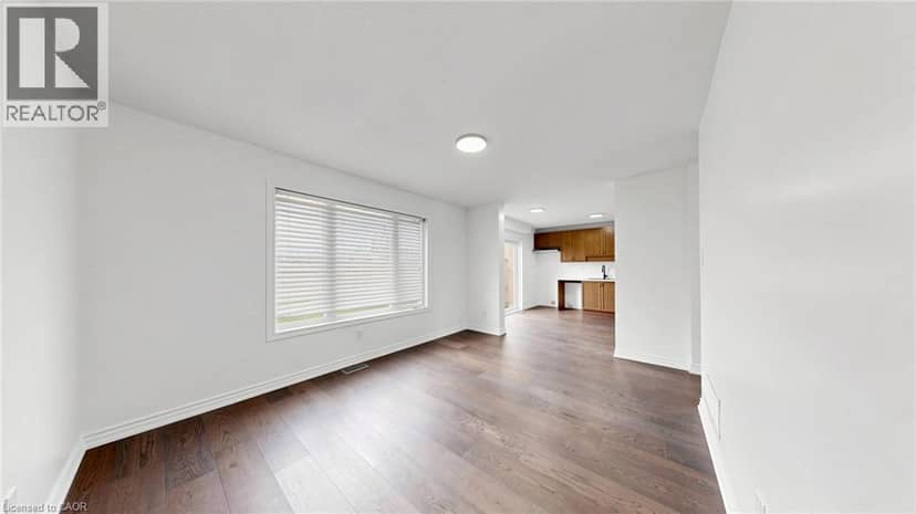 951 ADAMS Avenue S — photo 10 of 37