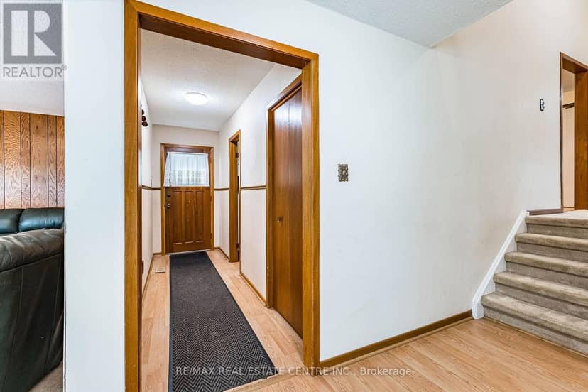 86 Jade Crescent — photo 32 of 40