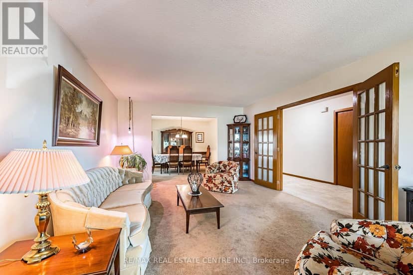 86 Jade Crescent — photo 9 of 40