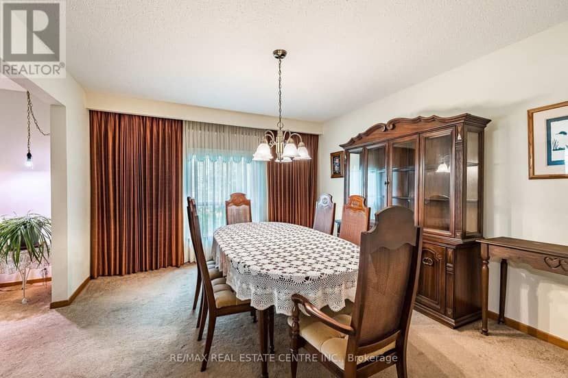 86 Jade Crescent — photo 12 of 40