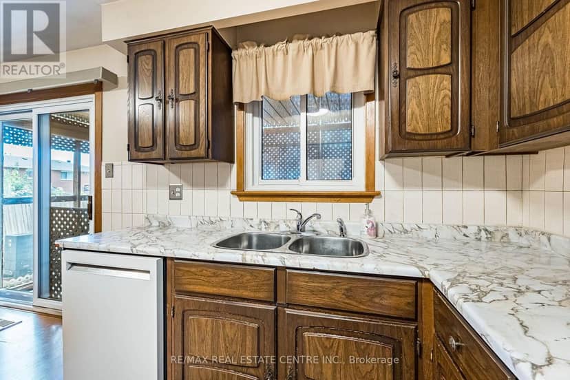 86 Jade Crescent — photo 20 of 40