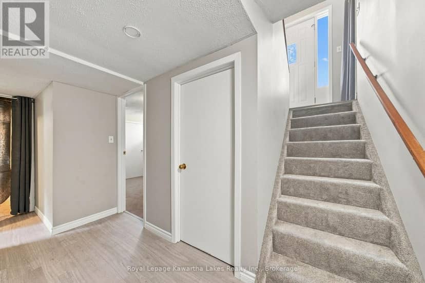 9 Richmond Street W — photo 22 of 40