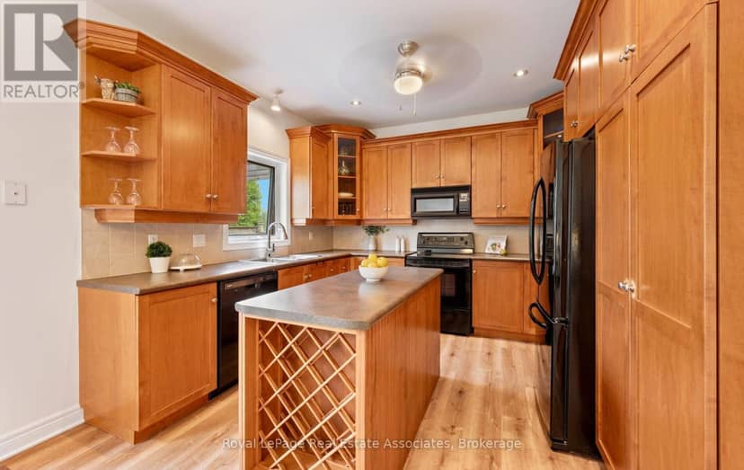 17 Nelles Street — photo 23 of 40