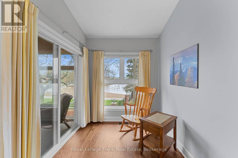403 - 1 Sherwood Street — photo 19 of 40