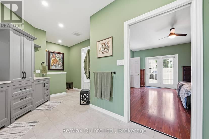 35 Penny Lane — photo 29 of 40