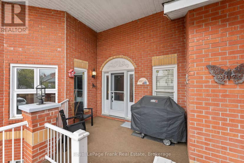 403 - 1 Sherwood Street — photo 37 of 40