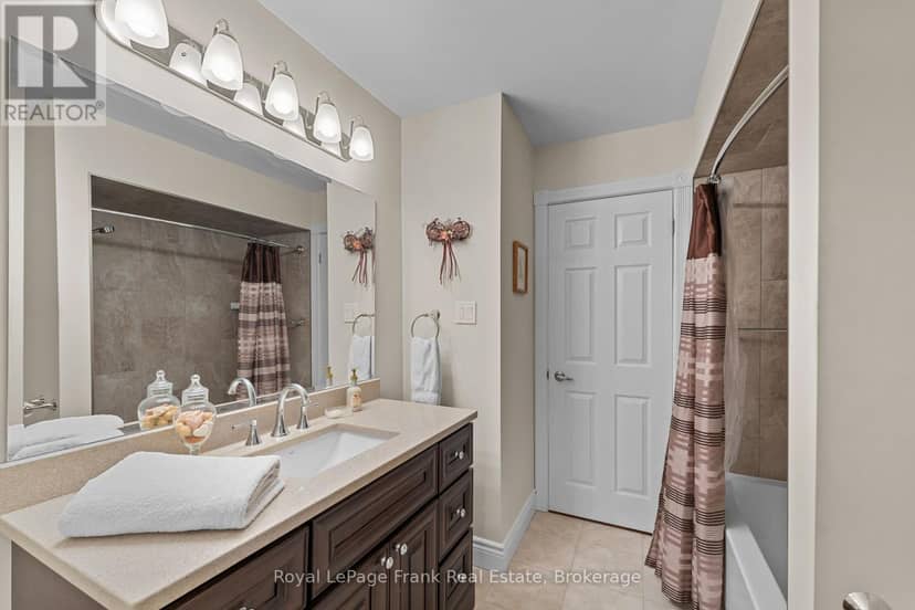 403 - 1 Sherwood Street — photo 25 of 40