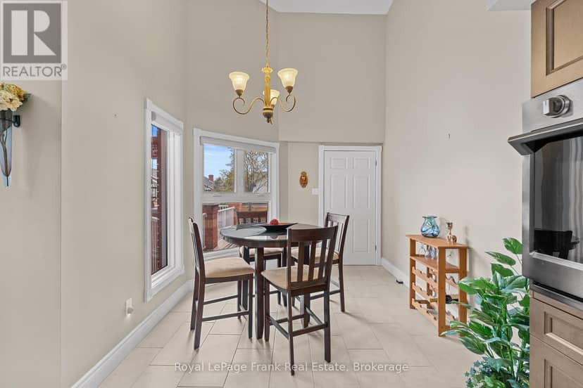 403 - 1 Sherwood Street, Kawartha Lakes, photo 7