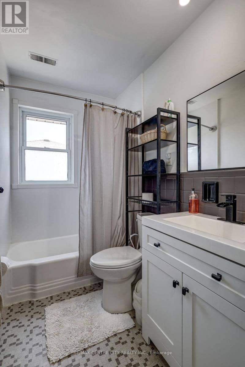 587 Lambton Street — photo 40 of 40
