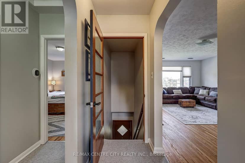 587 Lambton Street — photo 31 of 40