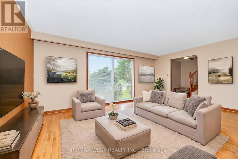 16 Opal Court, Toronto, photo 3