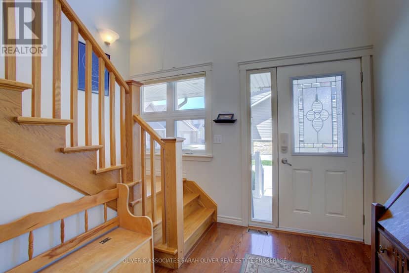 6 - 433 Queen Street — photo 20 of 40