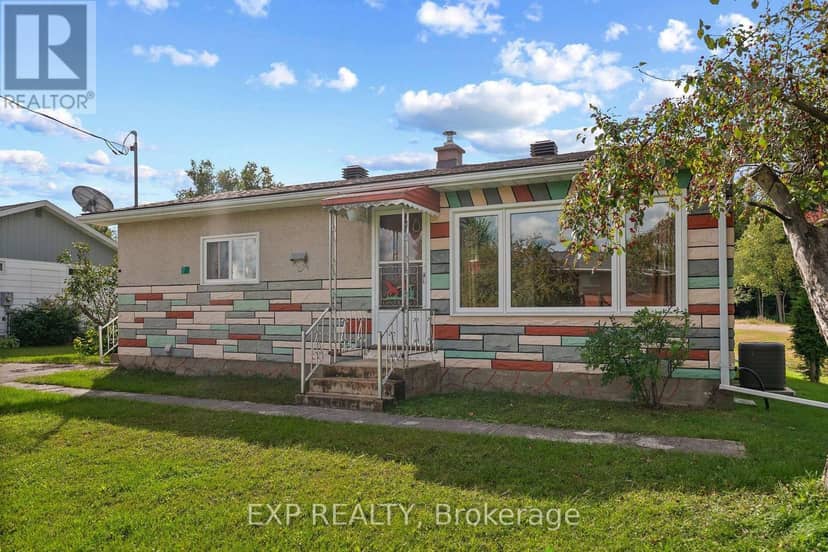 17 Casey Street, Madawaska Valley, photo 2